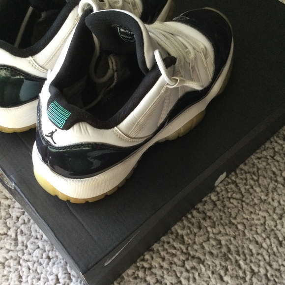 Jordan Retro 11 Low Emerald Green/Purple Flip-Flop - Picture 8 of 11